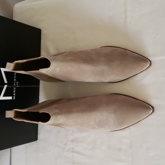EUC Marc Fisher Yale Chelsea Boot size 8 M - Picture 7 of 16
